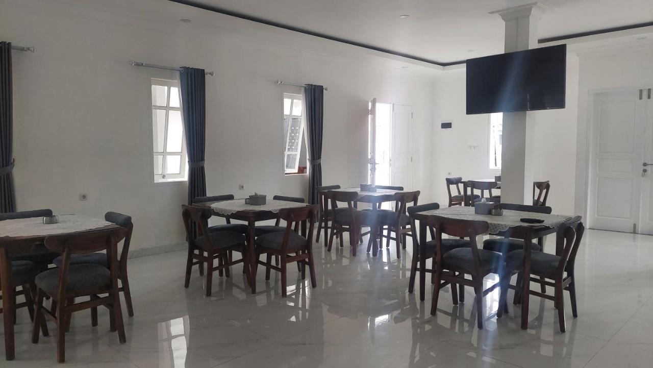 Hotel Wisma Mangurna Dolok Sanggul Exterior photo