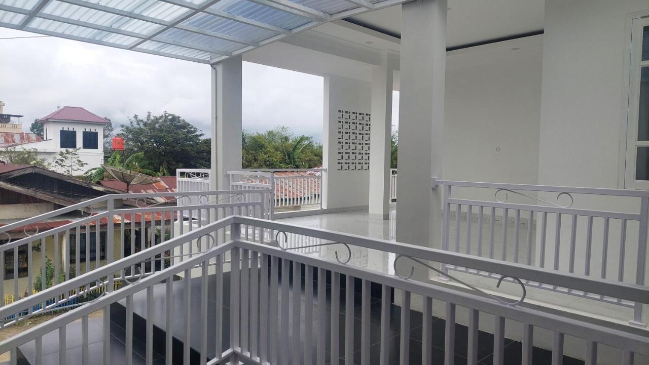 Hotel Wisma Mangurna Dolok Sanggul Exterior photo