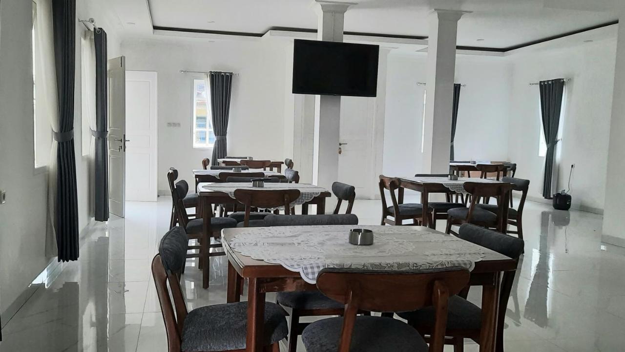 Hotel Wisma Mangurna Dolok Sanggul Exterior photo