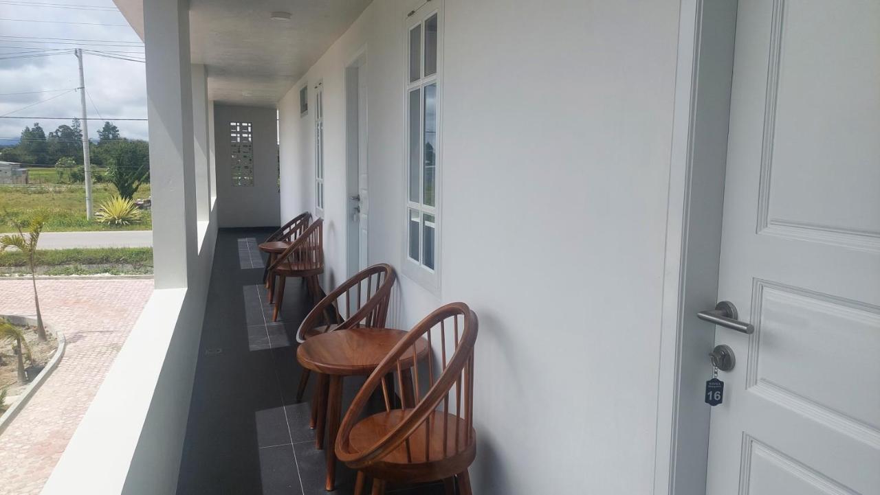 Hotel Wisma Mangurna Dolok Sanggul Exterior photo
