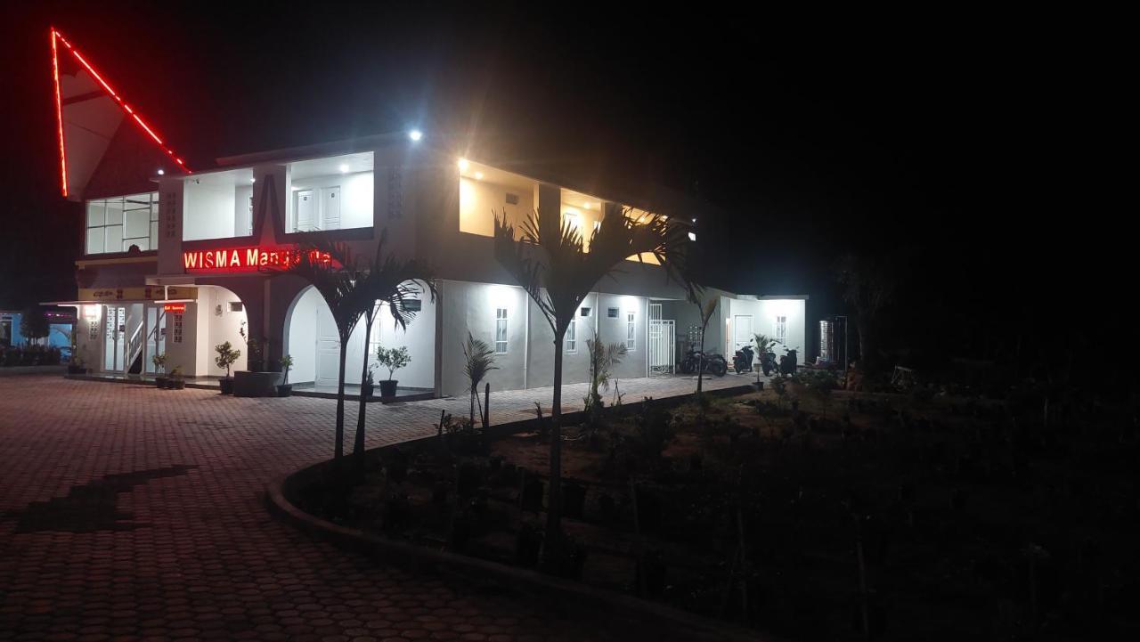 Hotel Wisma Mangurna Dolok Sanggul Exterior photo