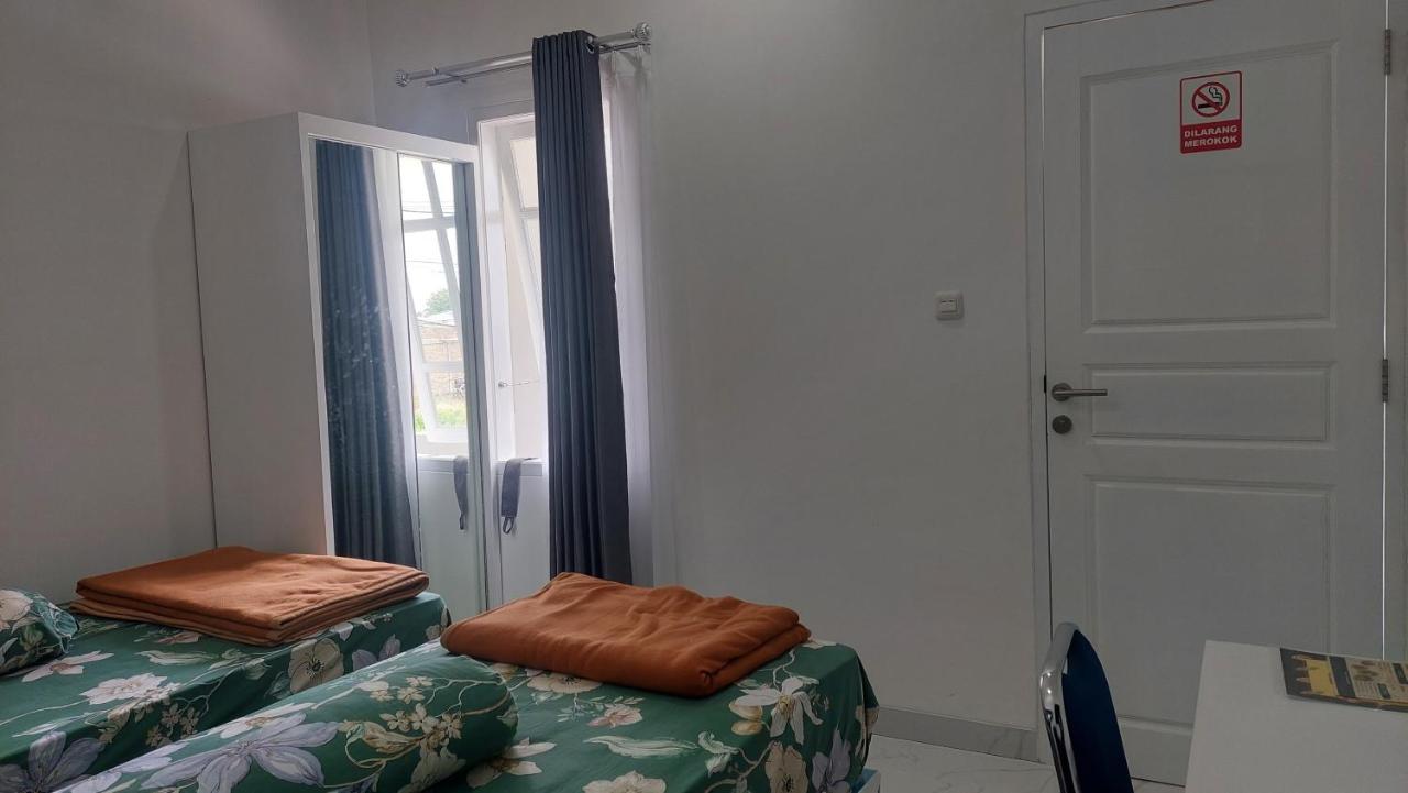 Hotel Wisma Mangurna Dolok Sanggul Exterior photo